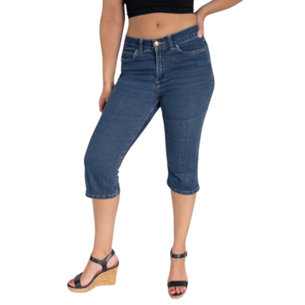 Rafaella Weekend medium wash cropped length capri style jeans size 8